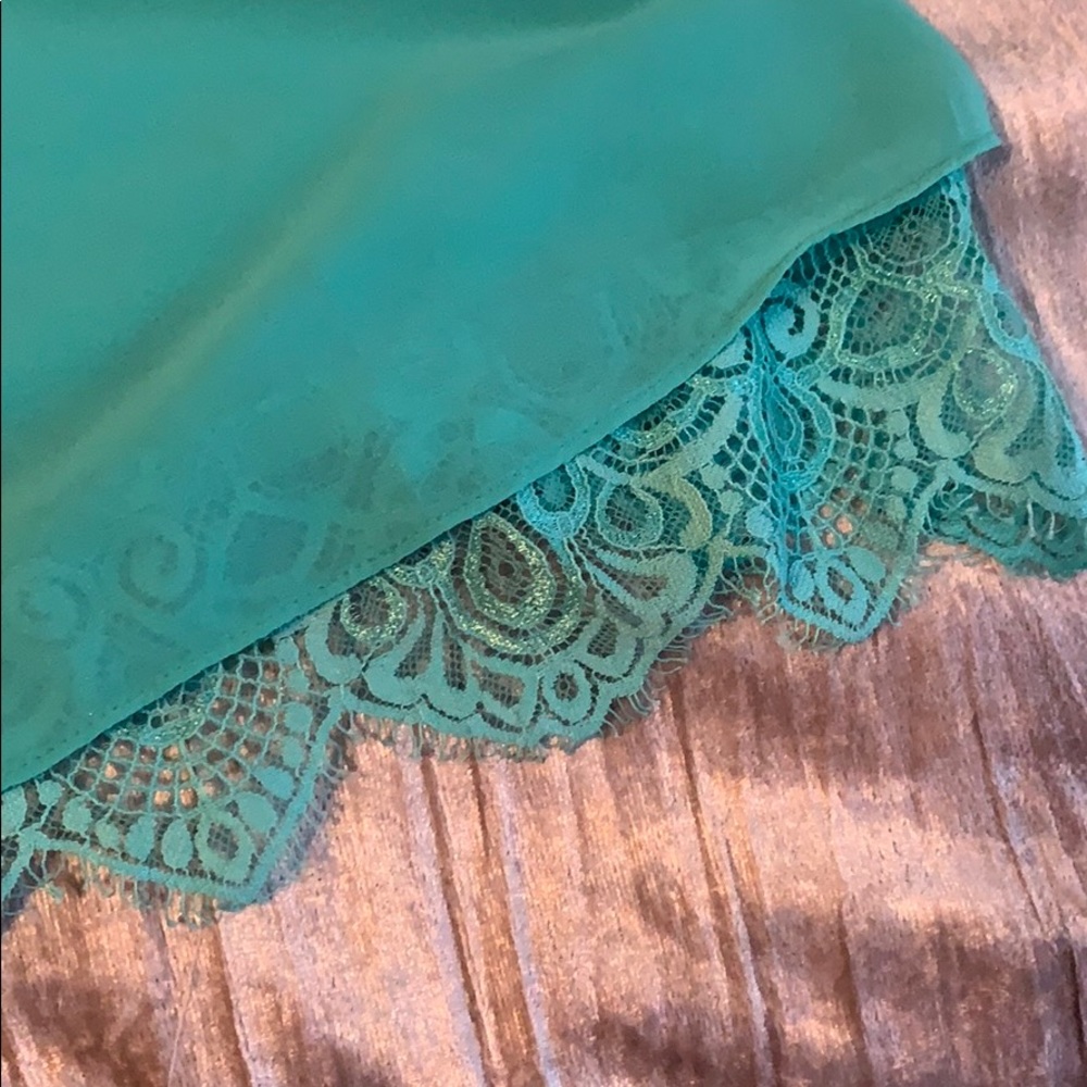 Turquoise tank - Picture 2 of 2